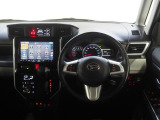 運転席まわり。スイッチやレバー等が使いやすく配置されています。
