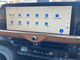 DCM(専用通信機)を使用し、クルマとトヨタスマートセンターが通信で繋がることで、毎日のカーライフをサポートします。なお無償でのご利用期間は限定されています。詳細は販売店スタッフまでおたずねください。
