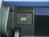 ◆USBチャージャー◆使いやすい場所に装備されています。