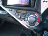 こまめな温度管理のできるオートエアコンがついたお車です