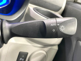 【オートライト】周りの明るさに応じて自動でヘッドライトの点灯・消灯ができる機能です!ライトの付け忘れ・消し忘れなどが無くなり、雨の日や夕方の走行も安心!トンネル通過時も便利ですね♪