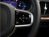 音声認識を使用すると、ラジオやメディアなどの車載機能、Bluetooth接続の携帯電話の機能、ナビゲーションシステムの機能を音声で操作することができます。