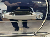 メルセデス・ベンツ中野 ALL TIME STARSはショールーム内でメルセデスベンツを代表する数々の名車グラフィックを設置しお客様に【ALL TIME STARS】の世界観を心ゆくまでお楽しみいただける空間を目指しております!