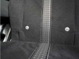 ◆ISOFIX◆シートベルトいらずでチャイルドシートと固定金具を連結するだけでがっちり固定できます。
