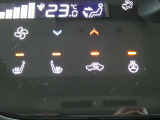 フロントシートにシートヒーターを装備☆寒い冬もご快適にカーライフをお過ごしください。