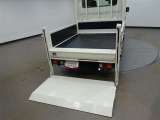 パワーゲートを装備しておりますので、重い荷物の積み込みもラクラクです♪