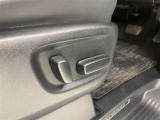 パワーシート搭載。微妙な調整が手軽にでき、ピッタリのポジションで運転することが可能です。
