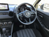 広々とした視界で運転も快適。勿論、安心、安全なSRSエアバックシステム運転席&助手席付