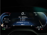 先進的なデジタルメーターを採用。視認性と操作性に優れ、ドライバーをスマートにサポートします。