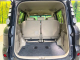 普段のお買い物や通勤、送迎等に十分な荷室スペースを確保しております。セカンドシートを倒すと、大きな荷物の積載も可能です♪