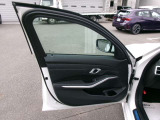 BMWプレミアムセレクション館林では、高年式低走行モデルからMモデル、年式が経ちなかなかディーラーでは見かけないモデルまで幅広いラインナップで認定中古車を取り扱っております。品質に自信があります。