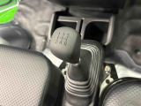 クラッチスタートシステム5速ミッション車で誤発進を防止。