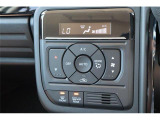 オートエアコン付です。簡単操作で快適に車内温度をコントロールします。