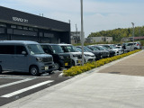 県内屈指の大型店舗です。様々な試乗車をご用意しておりますので気になる車両があればお気軽に申しつけください。