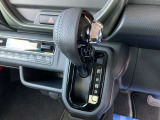【CVT】低速から中速域ではショックの少ないスムーズな加速を実現。高速域では回転数を抑え、燃費の向上に貢献します。