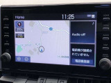 ディスプレイオーディオ装着車。ディスプレイとスマホを連携で、様々なアプリを使用できます。マップのアプリを繋げて、ナビゲーションとして使用できます。