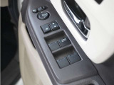 ◆パワーウィンドウスイッチ◆運転席から全席の窓の開閉操作を行うことが出来いつでも換気ができます!