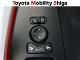 駐車時に便利なスマ-トキ-連動オ-ト格納式ドアミラーを装備しています。施錠すると自動的にドアミラーを格納する便利な機能です!