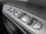 全席パワーウインドウ★運転席はワンタッチで開閉可能です♪