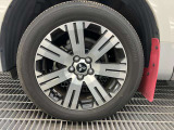 【アルミホイール】デザイン性が大事ですが、スチールホイルに比べアルミは軽量ですので、燃費や走りにも影響します。