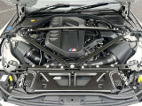 カー・ライフのさまざまなリスクのある状況を自動的に記録。運転中はもちろん駐車時まで、愛車とその周囲を監視・記録する基本機能に加え、Proにはその場で画像を確認できる液晶ディスプレイを搭載。