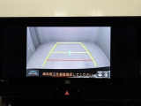 バックモニター装着車は後退時の強い味方です♪車庫入れや縦列駐車の際、後退操作の参考になるガイドラインをナビ画面に表示します。