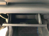 よく使うものが手を伸ばせばすぐ届く、機能面で充実した収納。