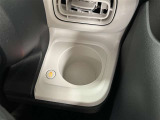 前席のドリンクホルダーには、保温機能付!