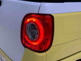 丸目で愛嬌のあるデザインのLEDリヤコンビネーションランプ(LEDストップランプ)が省電力・長寿命化を実現。