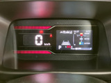 運転に必要な情報をひと目で確認できます。スタイリッシュなデザインも魅力で、ドライバーのモチベーションを高めます。