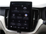 直感的な構成により、必要なときに運転の邪魔をすることなく、適切なサポート情報およびエンターテイメントを提供することができます。