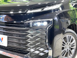 【LEDヘッドライト】悪天候や夜間走行時も良好な視界を確保し安心して運転できる高輝度LEDヘッドライトを装備!点灯速度が早く、消費電力も抑えられています。