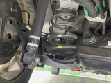 お車を安心してお乗りいただく為には、足回りの定期点検が欠かせません。サービスサポート(有償保証)では無料点検もご提供しており、安心のカーライフをお過ごしいただけるサポート体制が整っています。