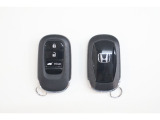 スマートキーはカバンの中やポケットに携帯するだけでドアロックの開閉・エンジンスタートが可能です!