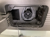 「N-VAN e:」は、電気の力で広がる新しい暮らしのかたちです。アウトドアや災害時には電源としても活躍。もしもの時も、いつもの日常も、この一台がしっかり支えてくれます。