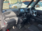 ご納車時には再度洗車・室内清掃を行い展示中についてしまった汚れも落として気持ち良くお乗りいただける状態にして納めさせていただきます!