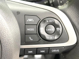 【レーダークルーズコントロール】高速道路での長距離走行が楽に!!自動で速度を保つクルーズコントロールが、衝突軽減システムと連携し、前方の車両を感知して車間を保つように速度調節してくれます!!