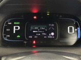 一目で今出ている速度が分かるデジタルメーターを採用しており、うっかりのスピード超過も減りますよ