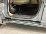 ホンダ車の低床ボディは乗りやすく、足元も広びろですよ。