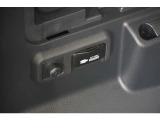 非常時やキャンプなどに役立つAC100Vコンセント付きです。