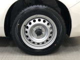 14インチスチールホイール(155/80R14)装着です。