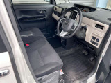 座り心地が良いシートなので長時間の運転でも快適にお過ごしいただけます。新品のフロアマットのご注文も可能です。掲載箇所以外にご希望の写真がございましたらお気軽にお問い合わせ下さい。