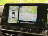 駐車時の後方確認をサポートするモニター。安全確認を万全にして、安心して運転できます。