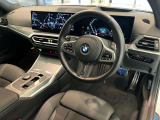 BMWの操作パネルは使いやすさを追求し日常生活で必要なボタン&スイッチを使えるようにした構造となっております。購入時から沢山触って体感してください。