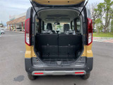 荷物がどれだけ載るか一目で確認。広さ・開口部・段差、内張りの状態までチェックできます。