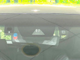 【トヨタセーフティセンス】走行中に前方の車両等を認識し、衝突しそうな時は警報とブレーキで衝突回避と被害軽減をアシスト。より安全にドライブをお楽しみいただけます。