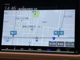 鮮明な地図表示で、スムーズなナビゲーションをサポートします。目的地までのルートを分かりやすく案内し、運転をサポートします。