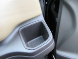 運転席ドリンクホルダー