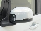 ◆ドアミラーウインカー◆ドアミラーにウインカーを装備しています。対向車に自身の進行方向を合図し安全に運転できます。