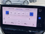 Volkswagen純正のナビゲーションです!少ない動作で必要な情報をご確認可能です!スマートフォンとも連携可能です!